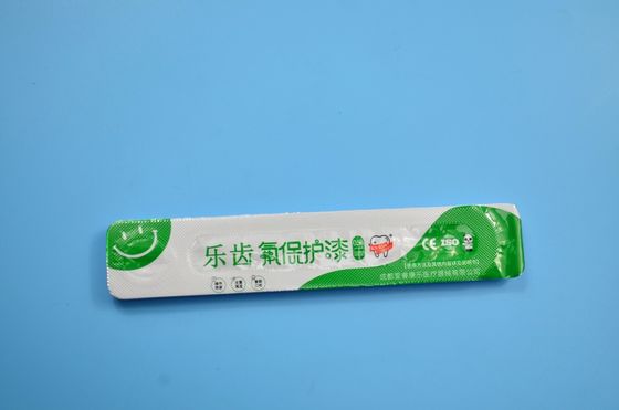 Pengemasan tunggal 0,5g Natrium Fluoride Varnish Perawatan gigi penting untuk seumur hidup Kesehatan mulut dengan Ce